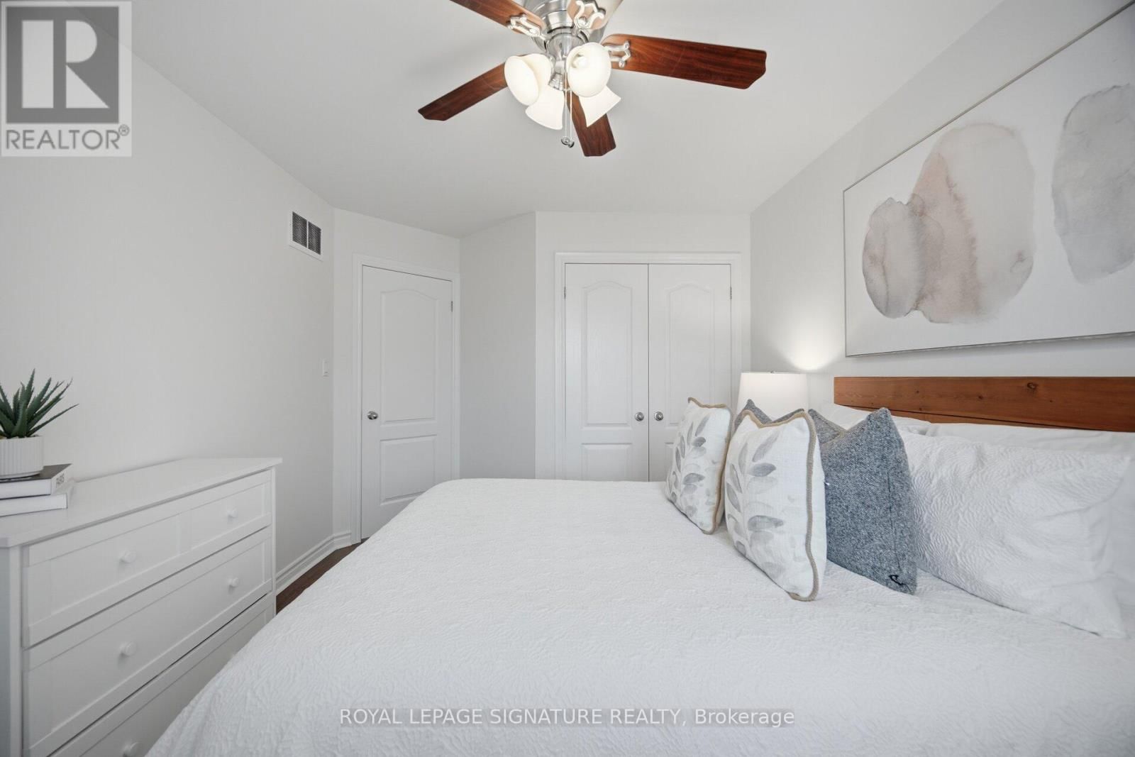 2386 STONE GLEN CRESCENT Image 31