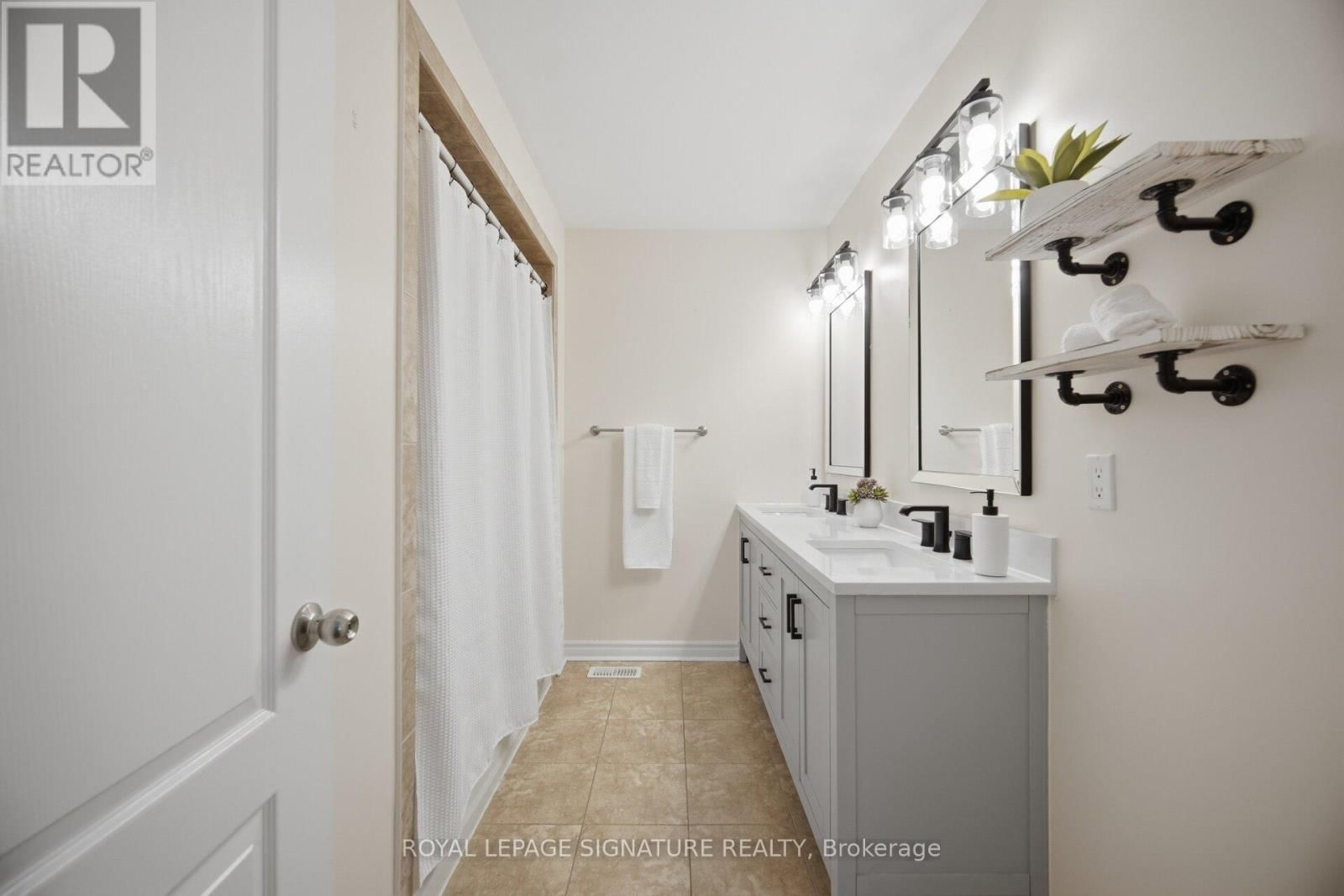 2386 STONE GLEN CRESCENT Image 33