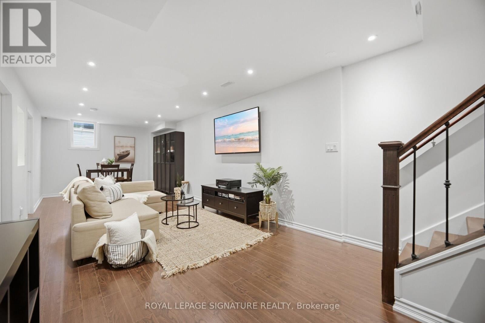 2386 STONE GLEN CRESCENT Image 35