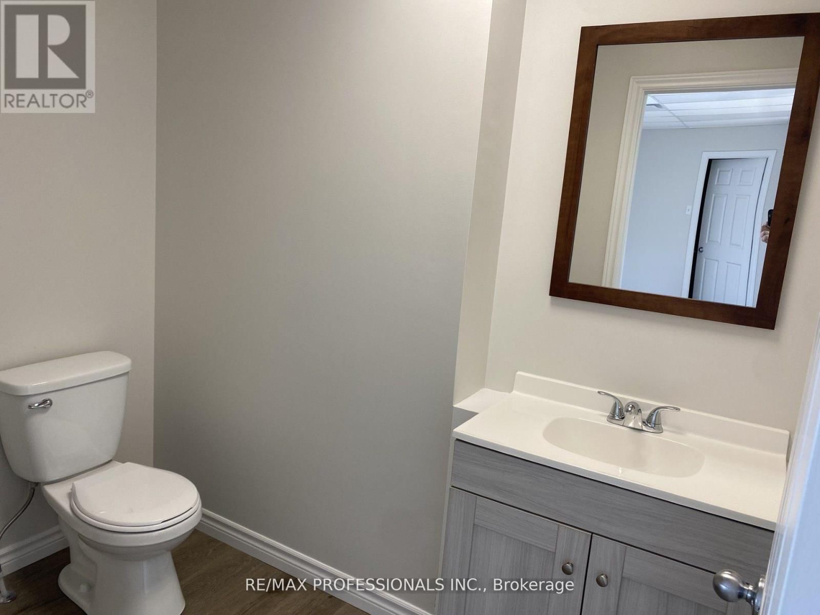 34 - 300 NEW TORONTO STREET Image 11