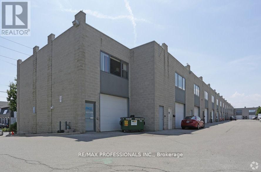 34 - 300 NEW TORONTO STREET Image 2