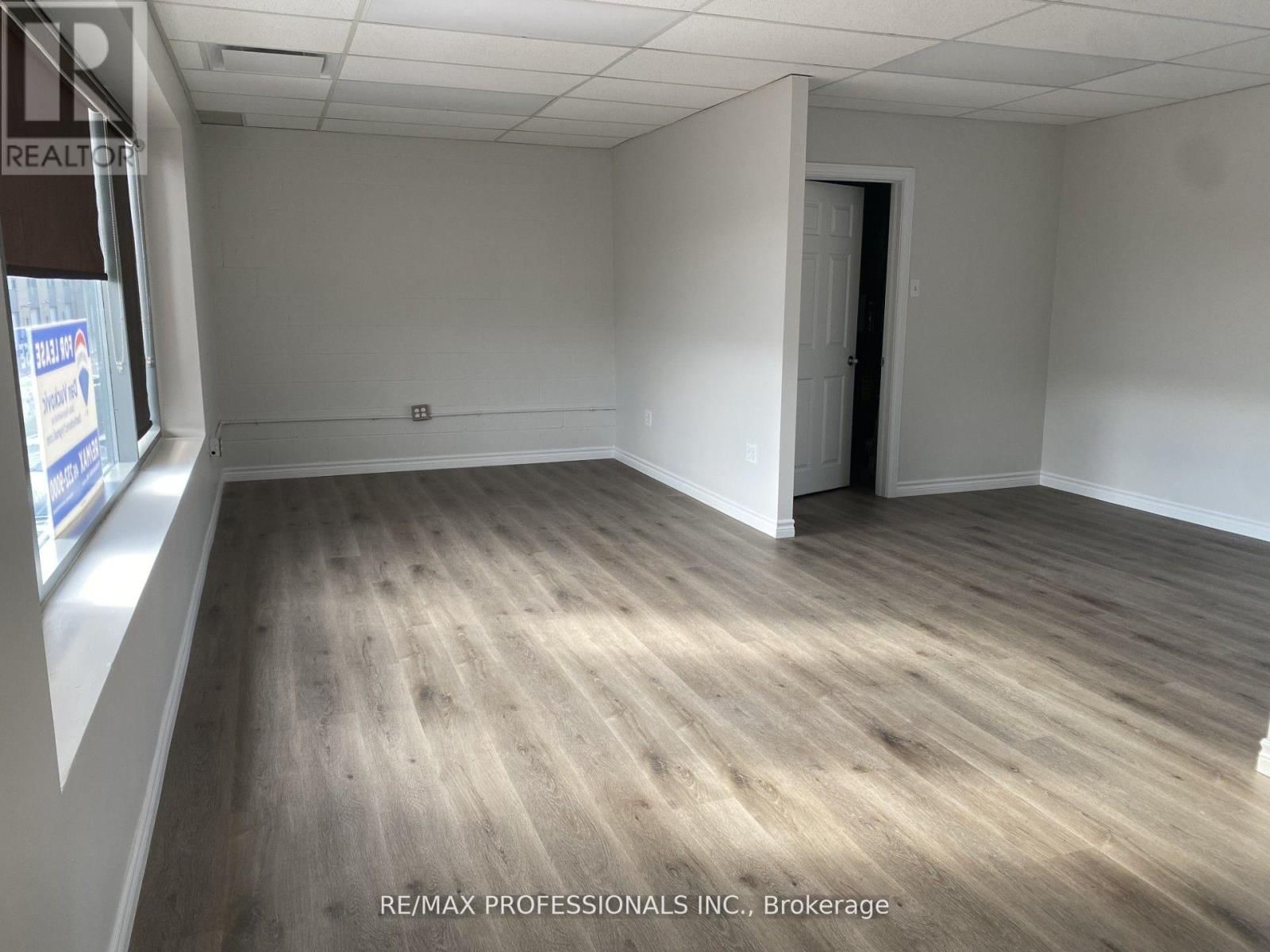 34 - 300 NEW TORONTO STREET Image 6