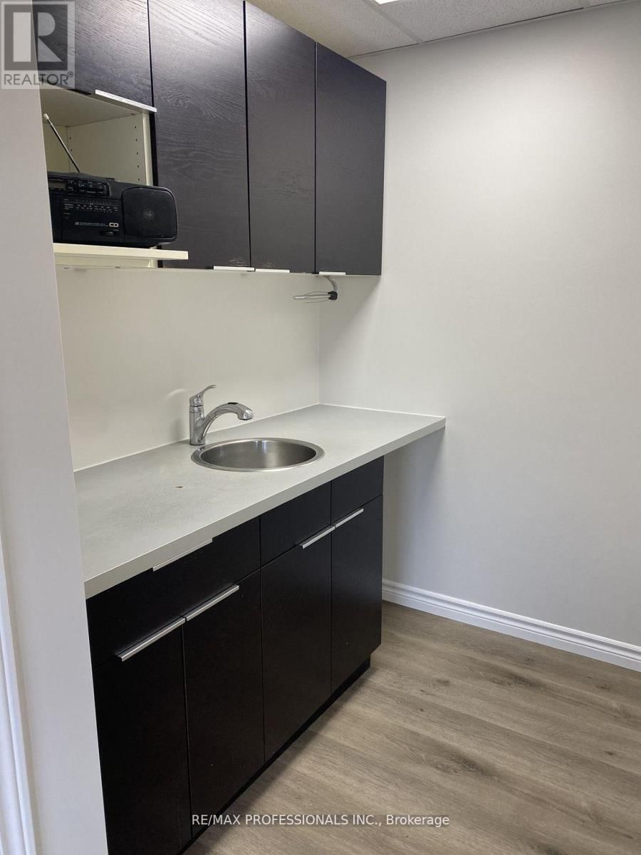 34 - 300 NEW TORONTO STREET Image 8