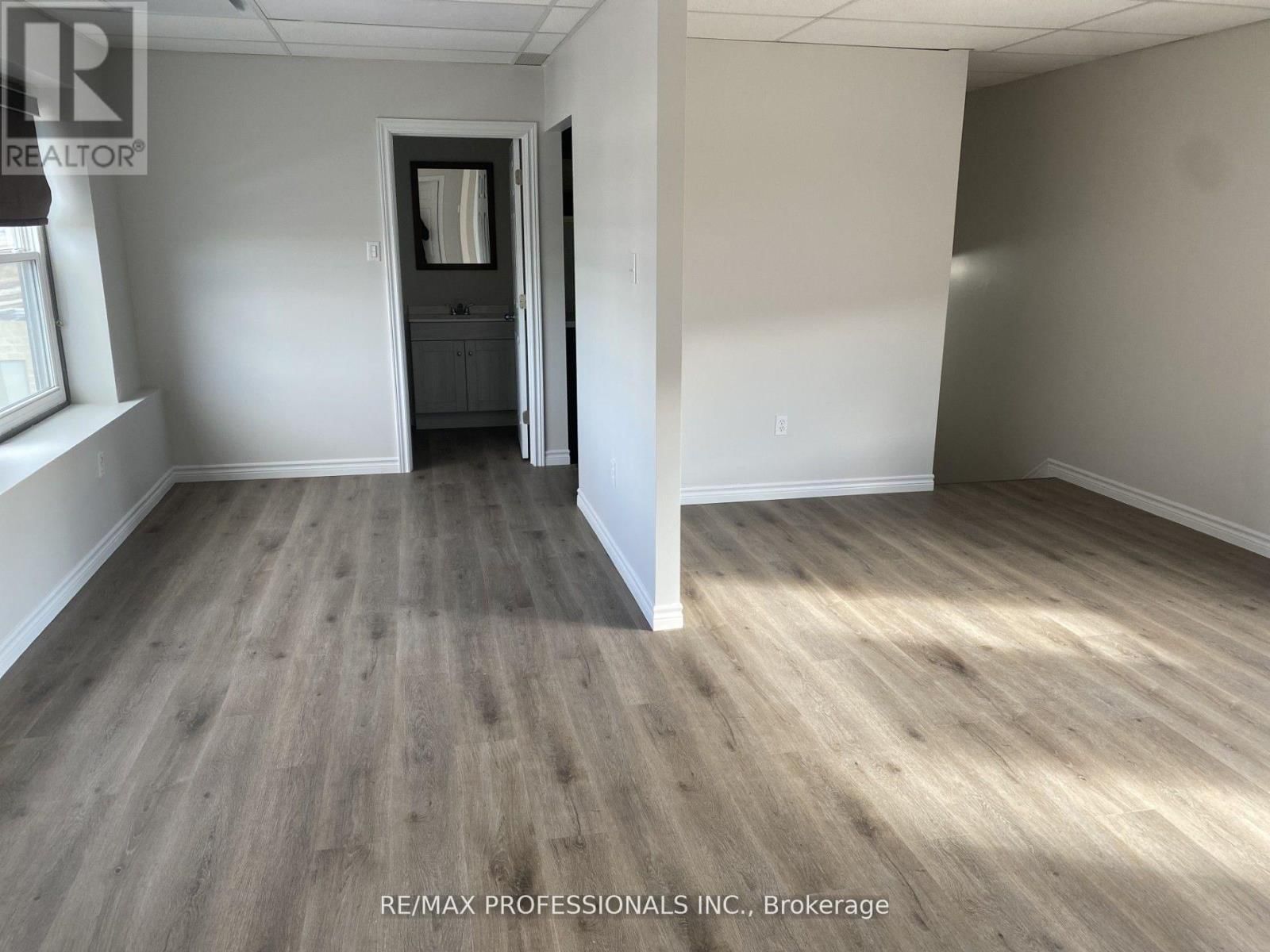 34 - 300 NEW TORONTO STREET Image 9