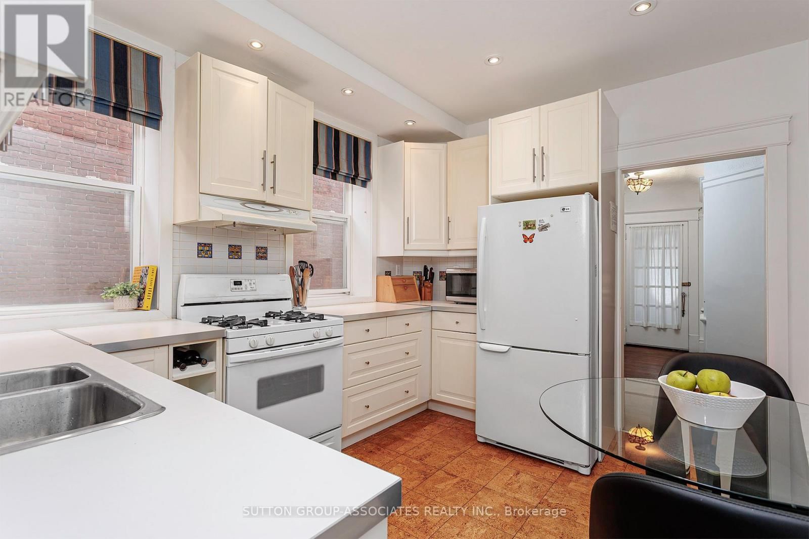 88 WESTMINSTER AVENUE Image 12