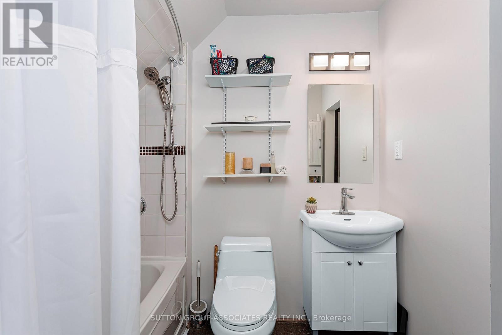 88 WESTMINSTER AVENUE Image 37