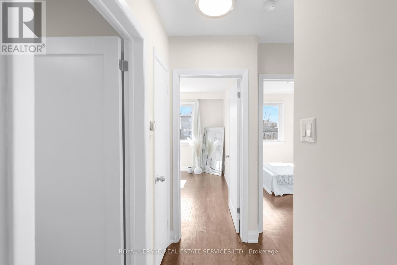 1038 ALEXANDRA AVENUE Image 17