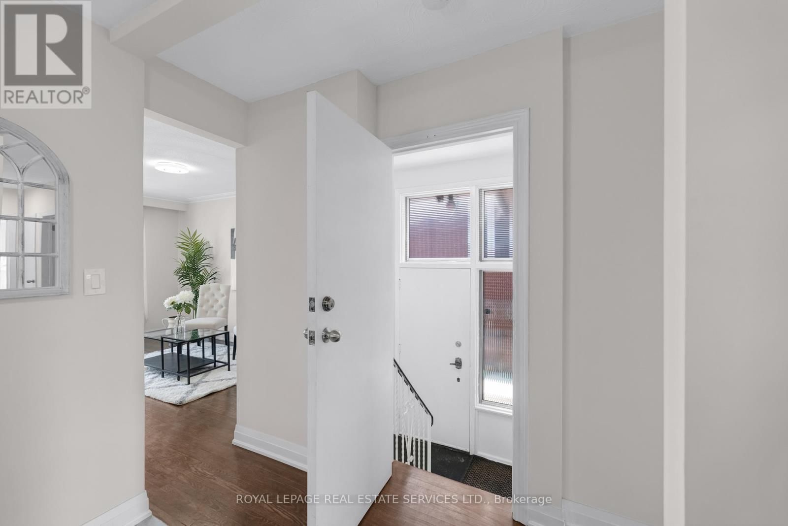1038 ALEXANDRA AVENUE Image 3