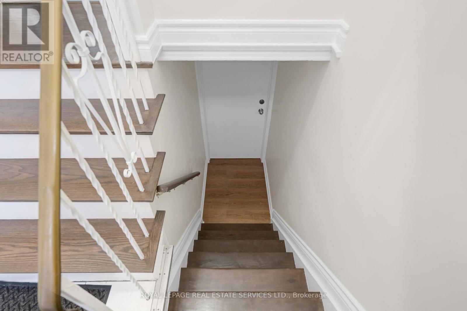 1038 ALEXANDRA AVENUE Image 30