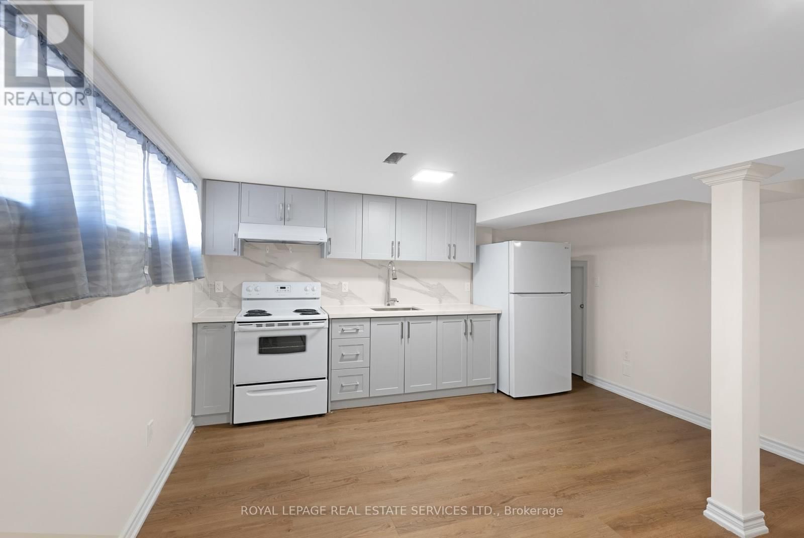 1038 ALEXANDRA AVENUE Image 35