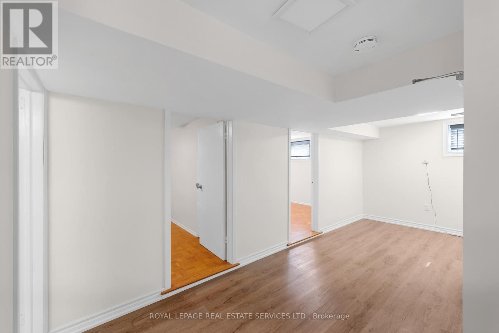 1038 ALEXANDRA AVENUE Image 37