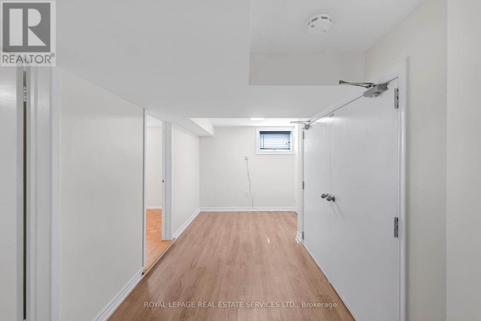 1038 ALEXANDRA AVENUE Image 38