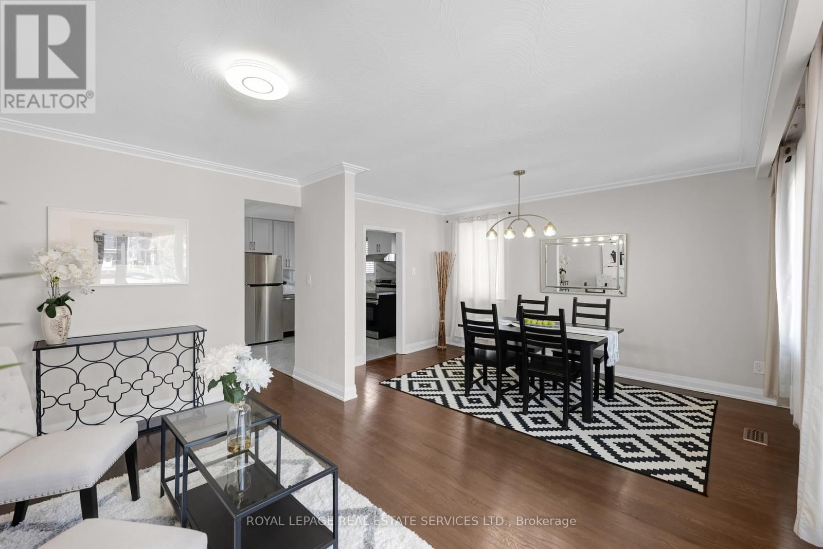 1038 ALEXANDRA AVENUE Image 8