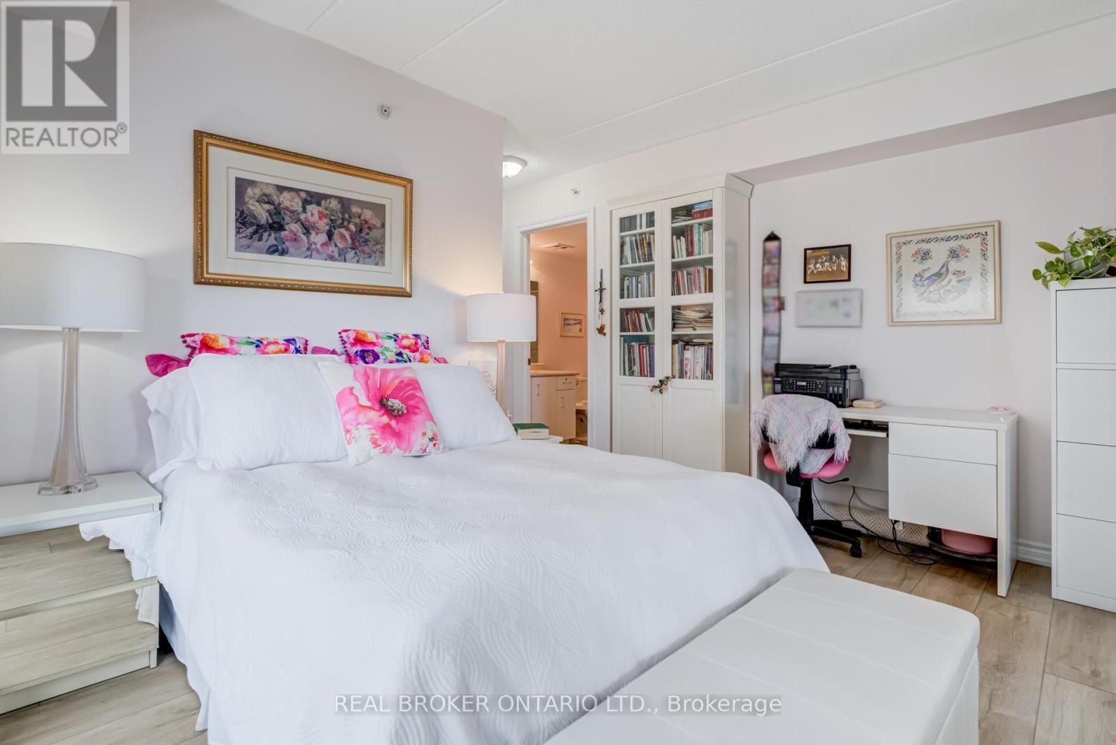 313 - 1460 BISHOPS GATE Image 12