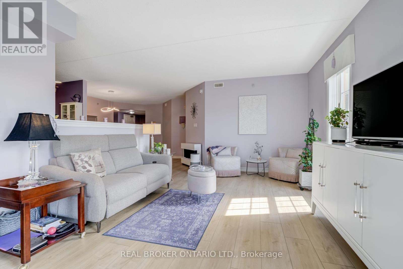 313 - 1460 BISHOPS GATE Image 2