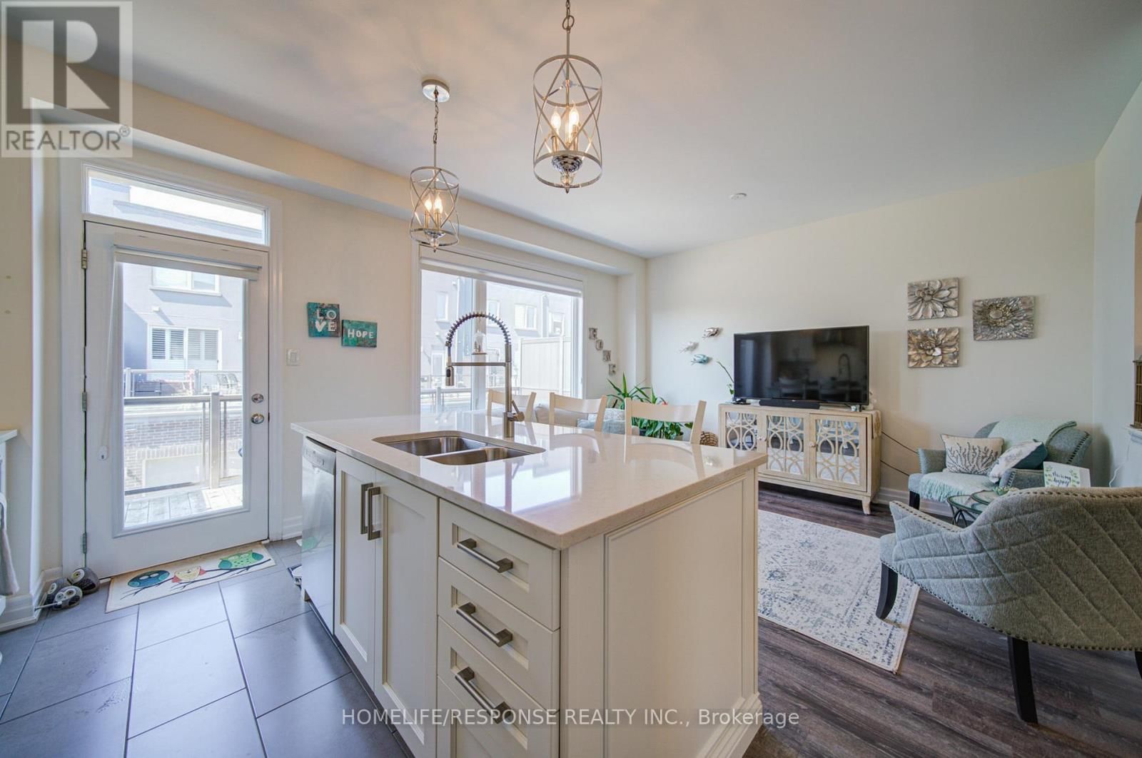 31 - 3023 CREEKSHORE COMMON Image 28