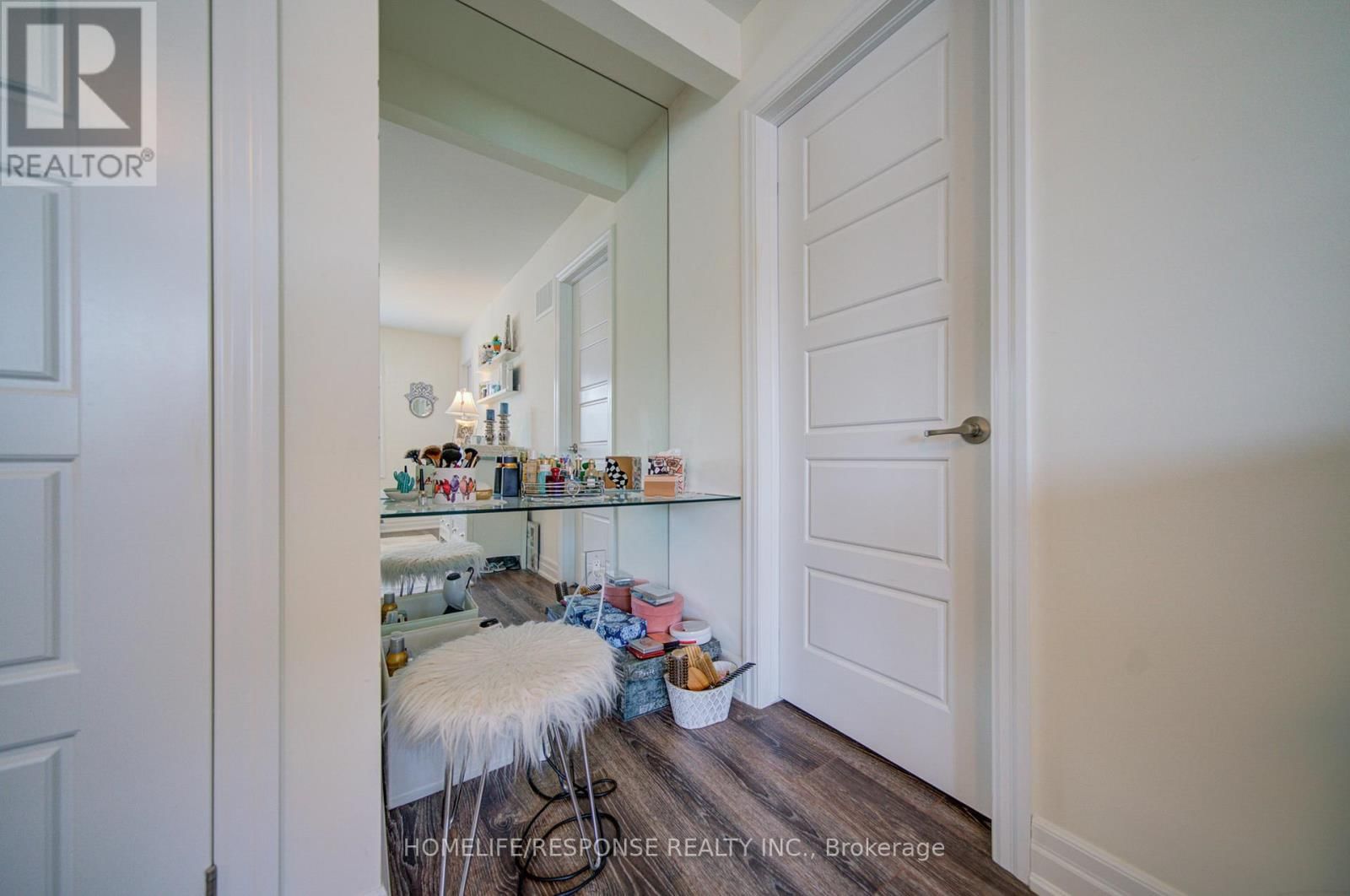 31 - 3023 CREEKSHORE COMMON Image 44