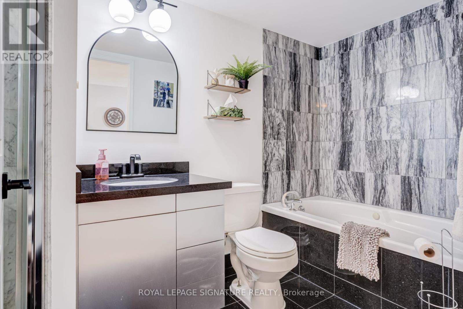 1006 - 2287 LAKE SHORE BOULEVARD WEST Image 17