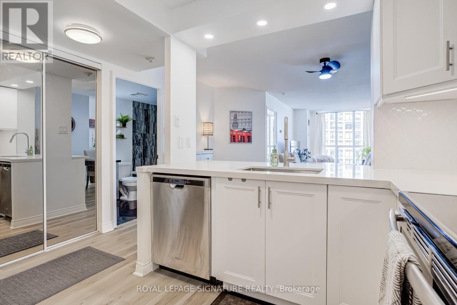 1006 - 2287 LAKE SHORE BOULEVARD WEST Image 8