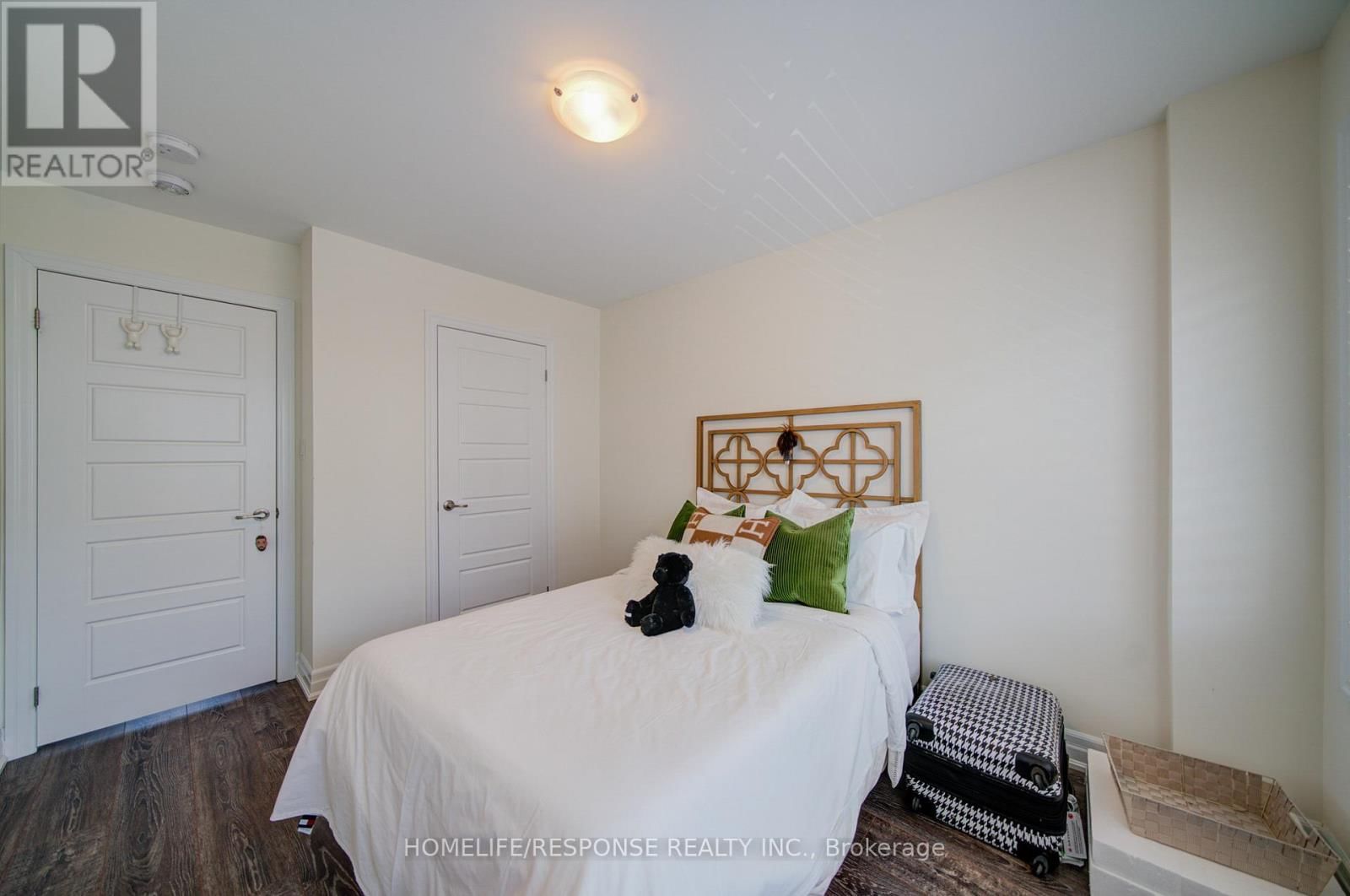 31 - 3023 CREEKSHORE COMMON Image 36