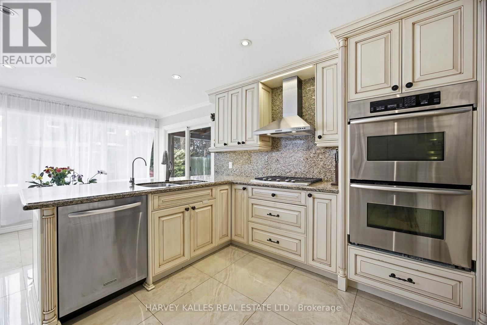 682 WILLOWBANK TRAIL Image 10