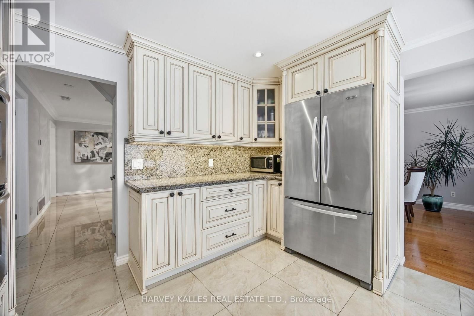 682 WILLOWBANK TRAIL Image 11