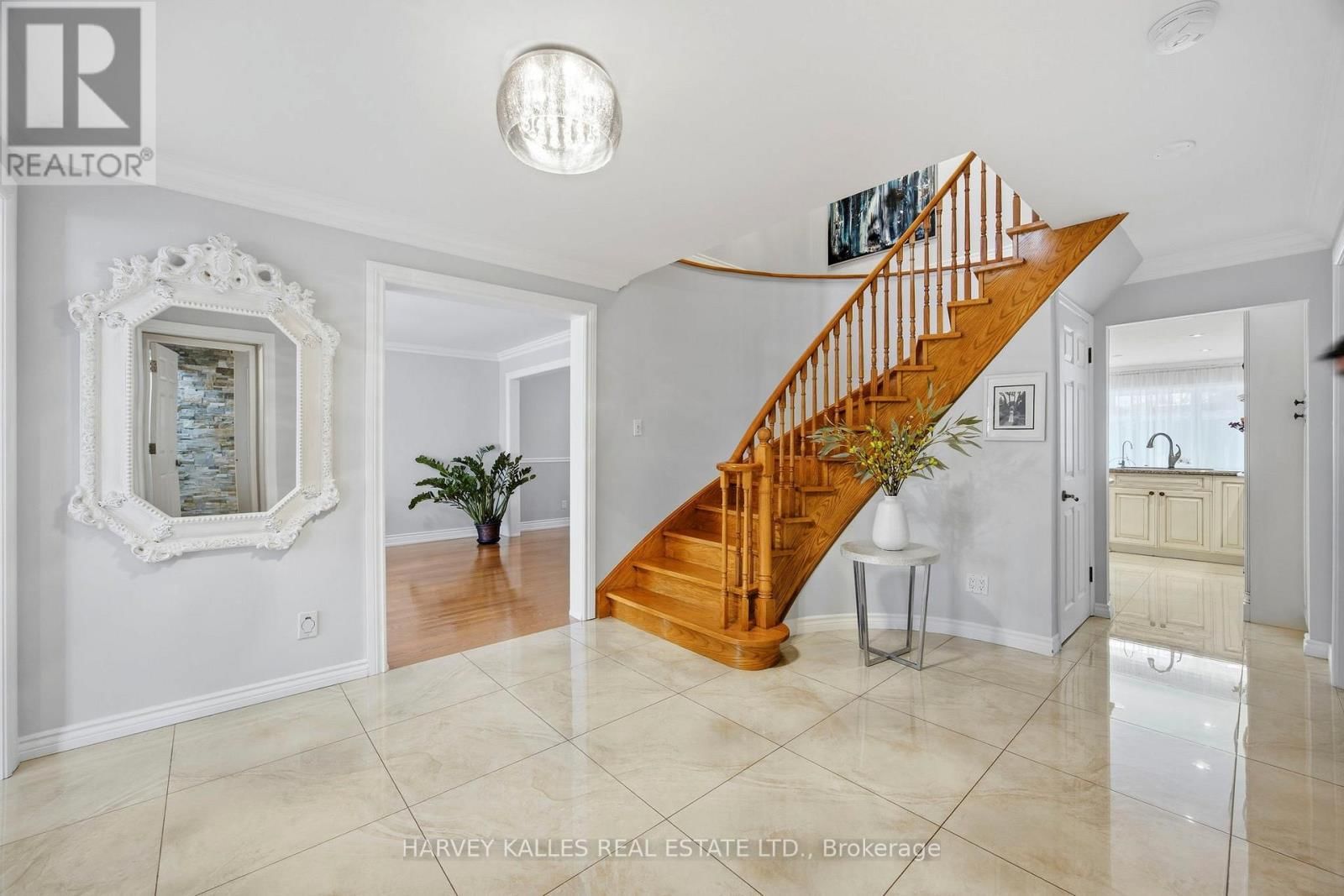 682 WILLOWBANK TRAIL Image 17