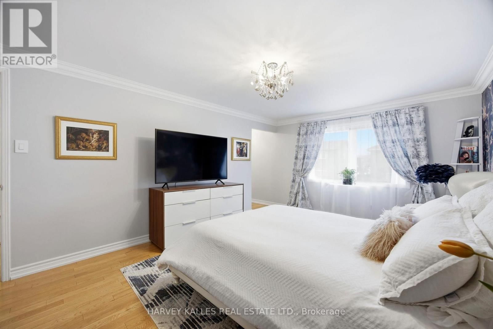 682 WILLOWBANK TRAIL Image 21