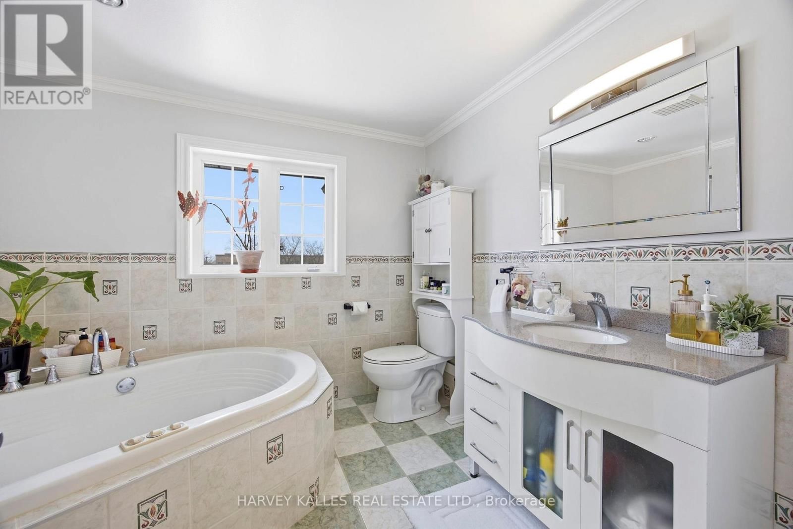 682 WILLOWBANK TRAIL Image 22