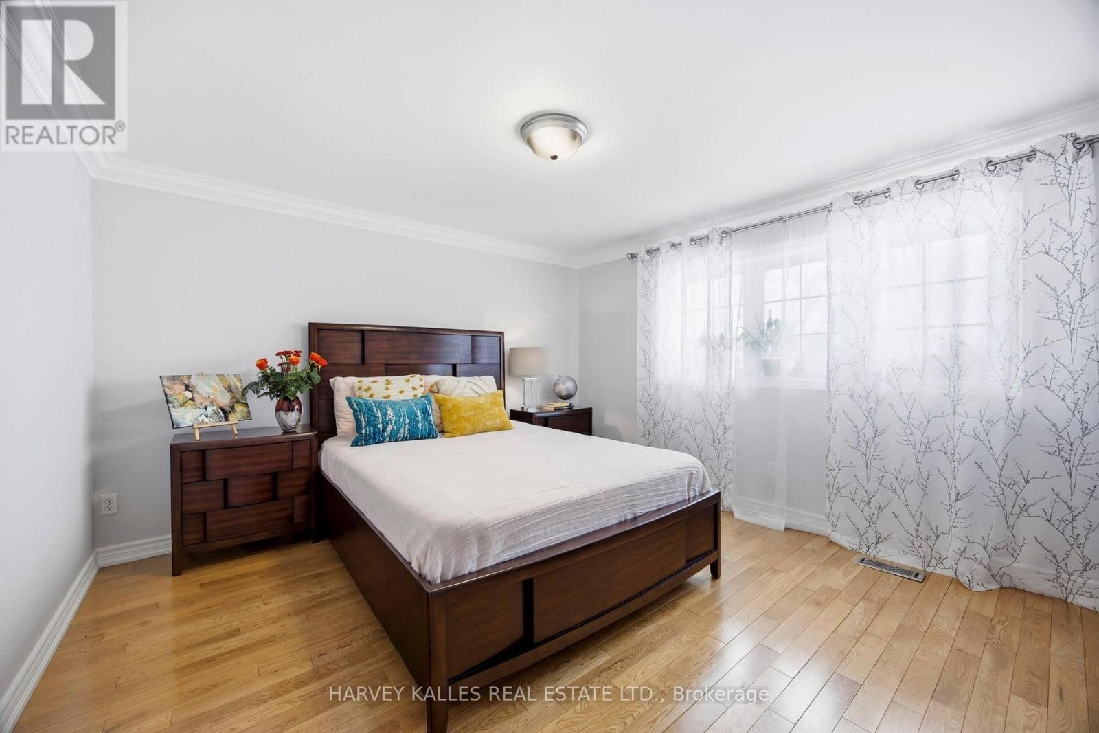 682 WILLOWBANK TRAIL Image 28