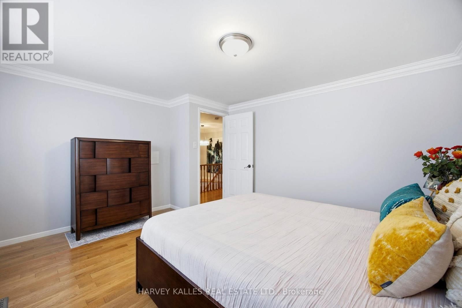 682 WILLOWBANK TRAIL Image 29