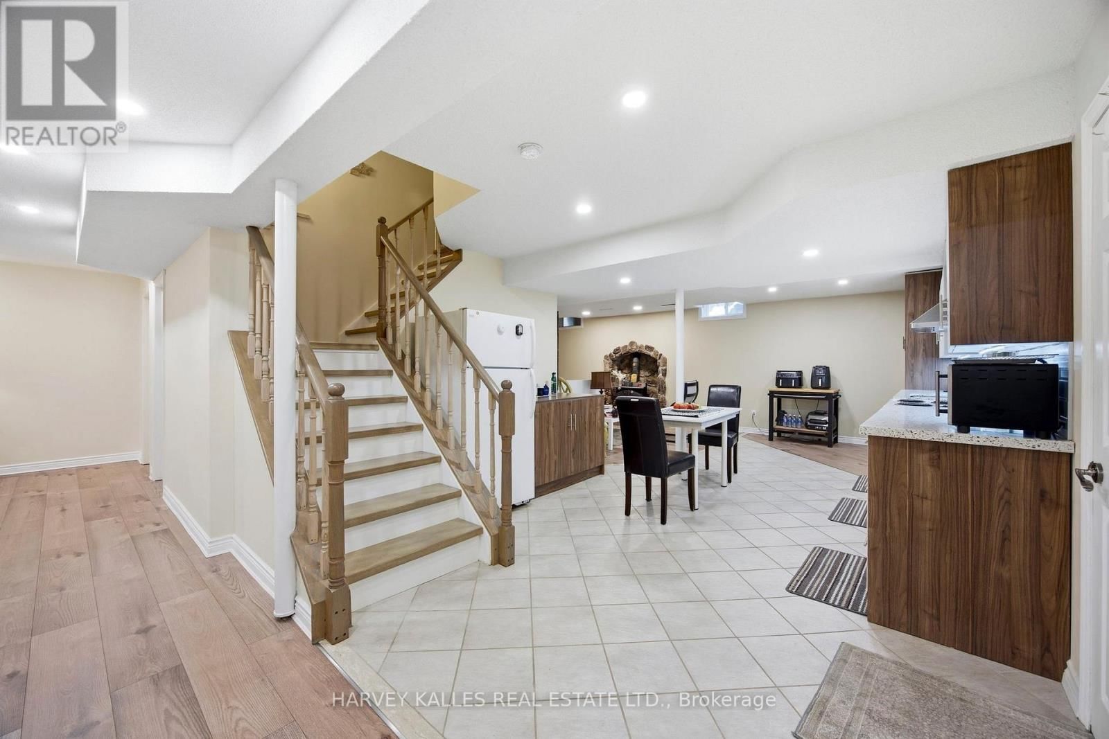 682 WILLOWBANK TRAIL Image 31