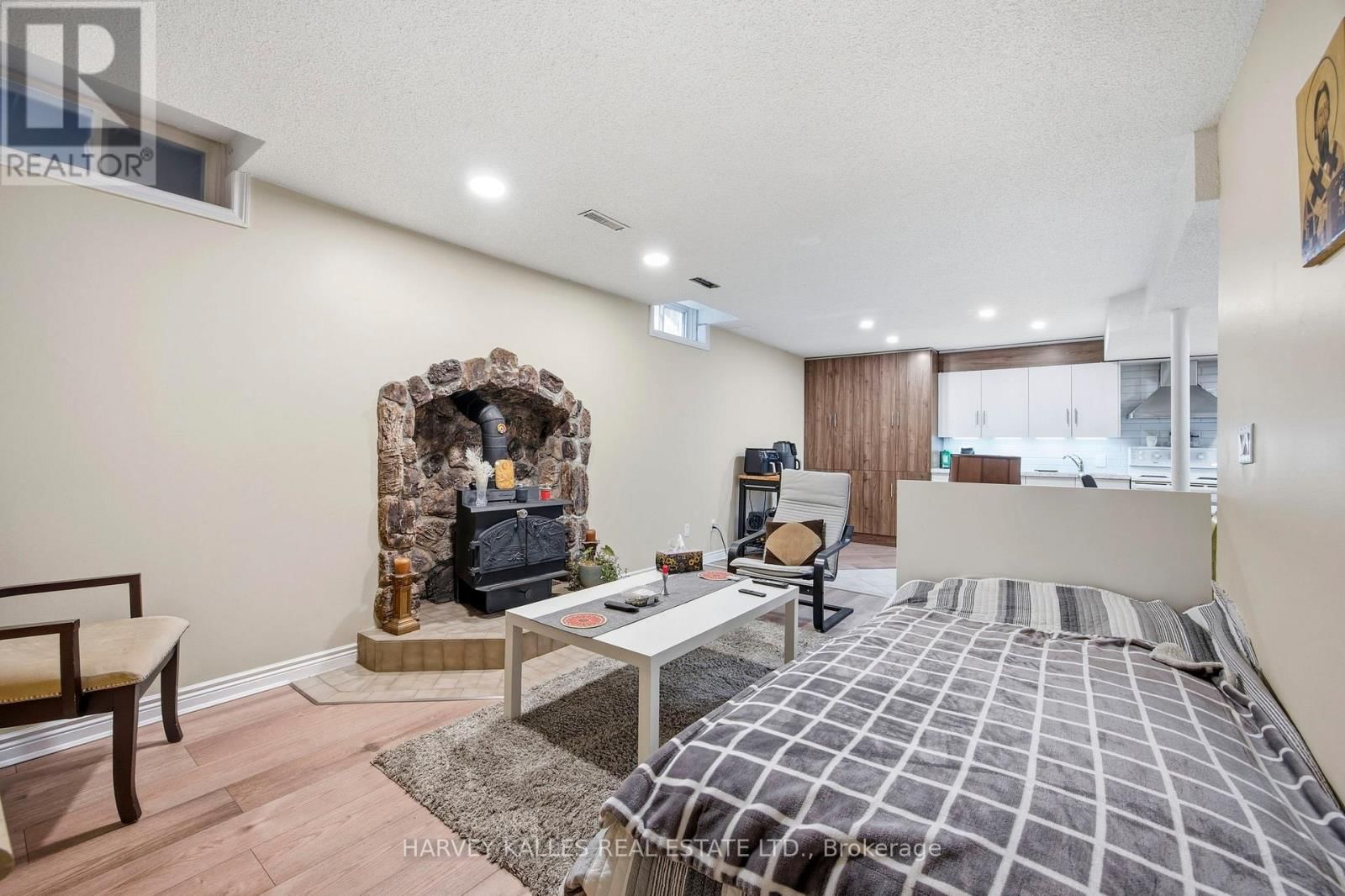 682 WILLOWBANK TRAIL Image 36