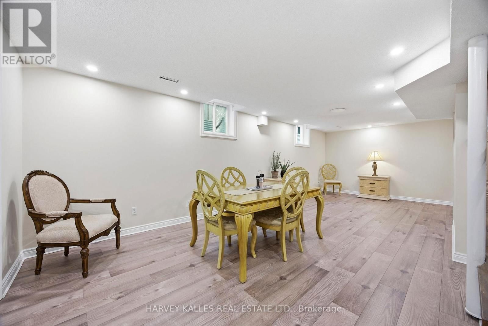 682 WILLOWBANK TRAIL Image 37