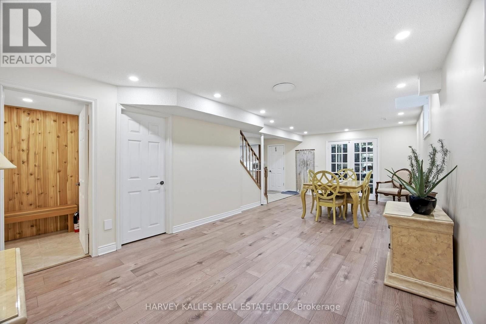 682 WILLOWBANK TRAIL Image 42