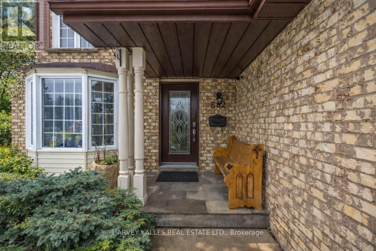 682 WILLOWBANK TRAIL Image 47