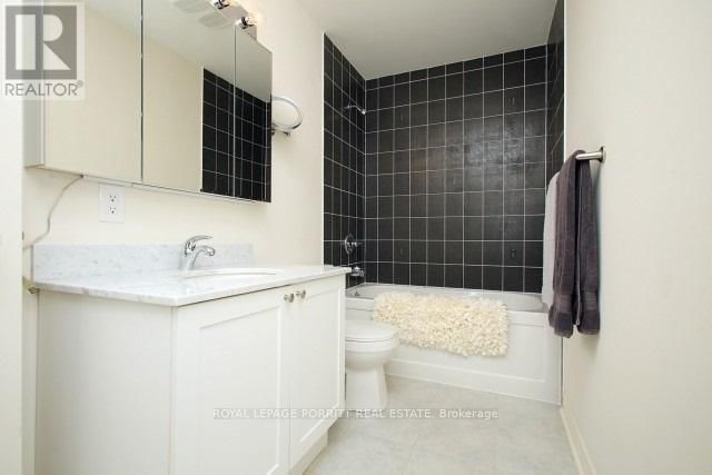 1109 - 3865 LAKE SHORE BOULEVARD WEST Image 11