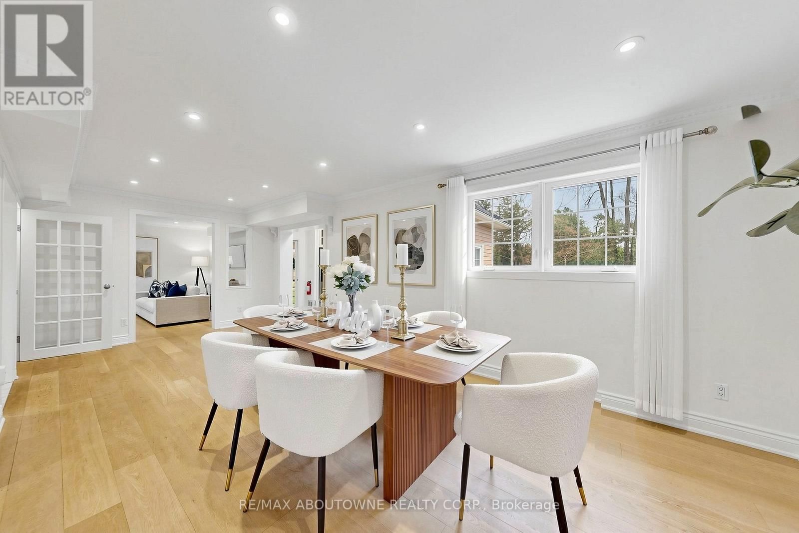 1316 CAMBRIDGE DRIVE Image 10