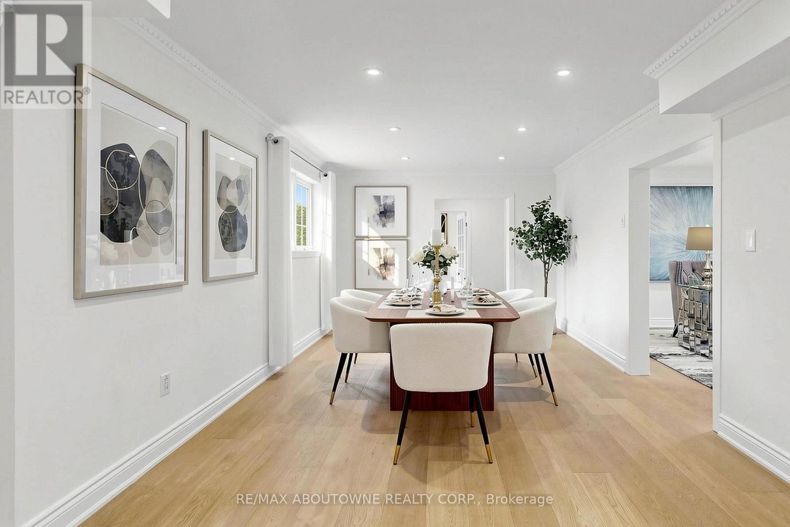 1316 CAMBRIDGE DRIVE Image 14