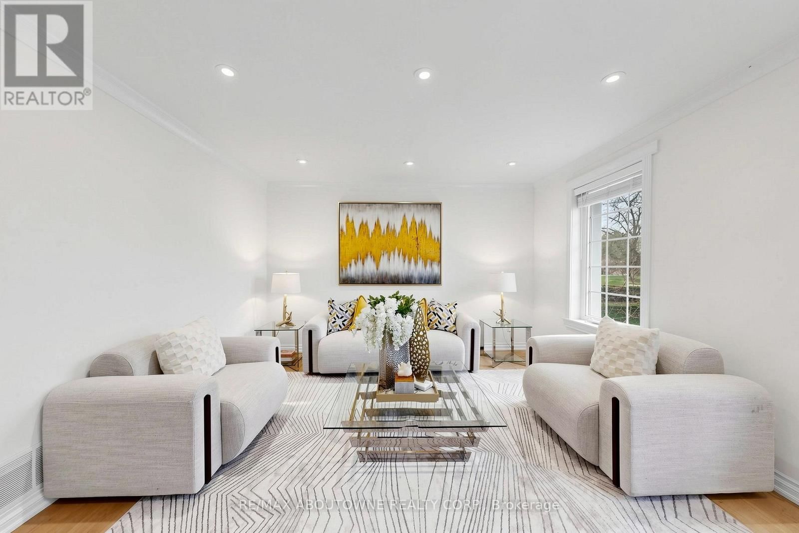 1316 CAMBRIDGE DRIVE Image 16