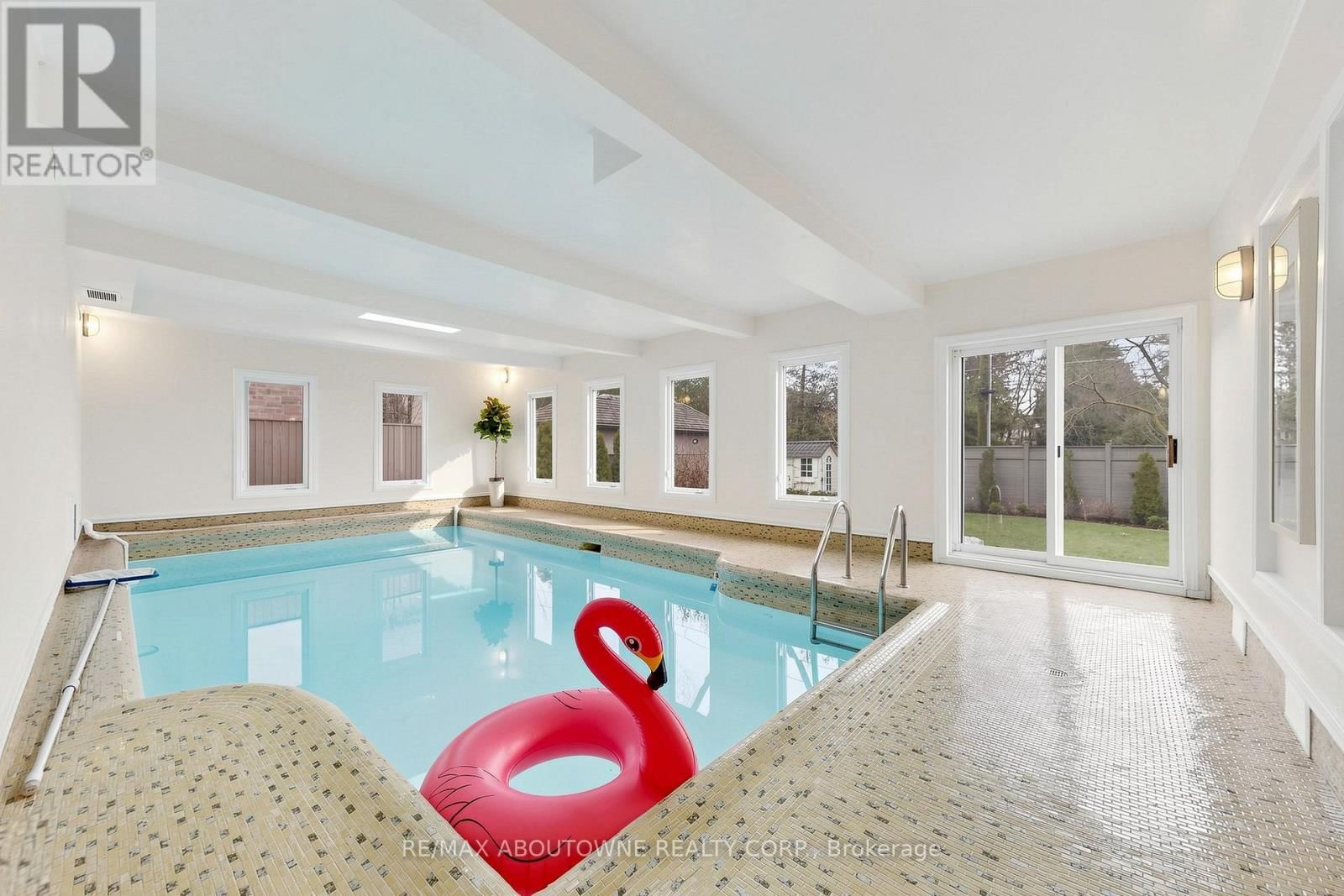 1316 CAMBRIDGE DRIVE Image 18