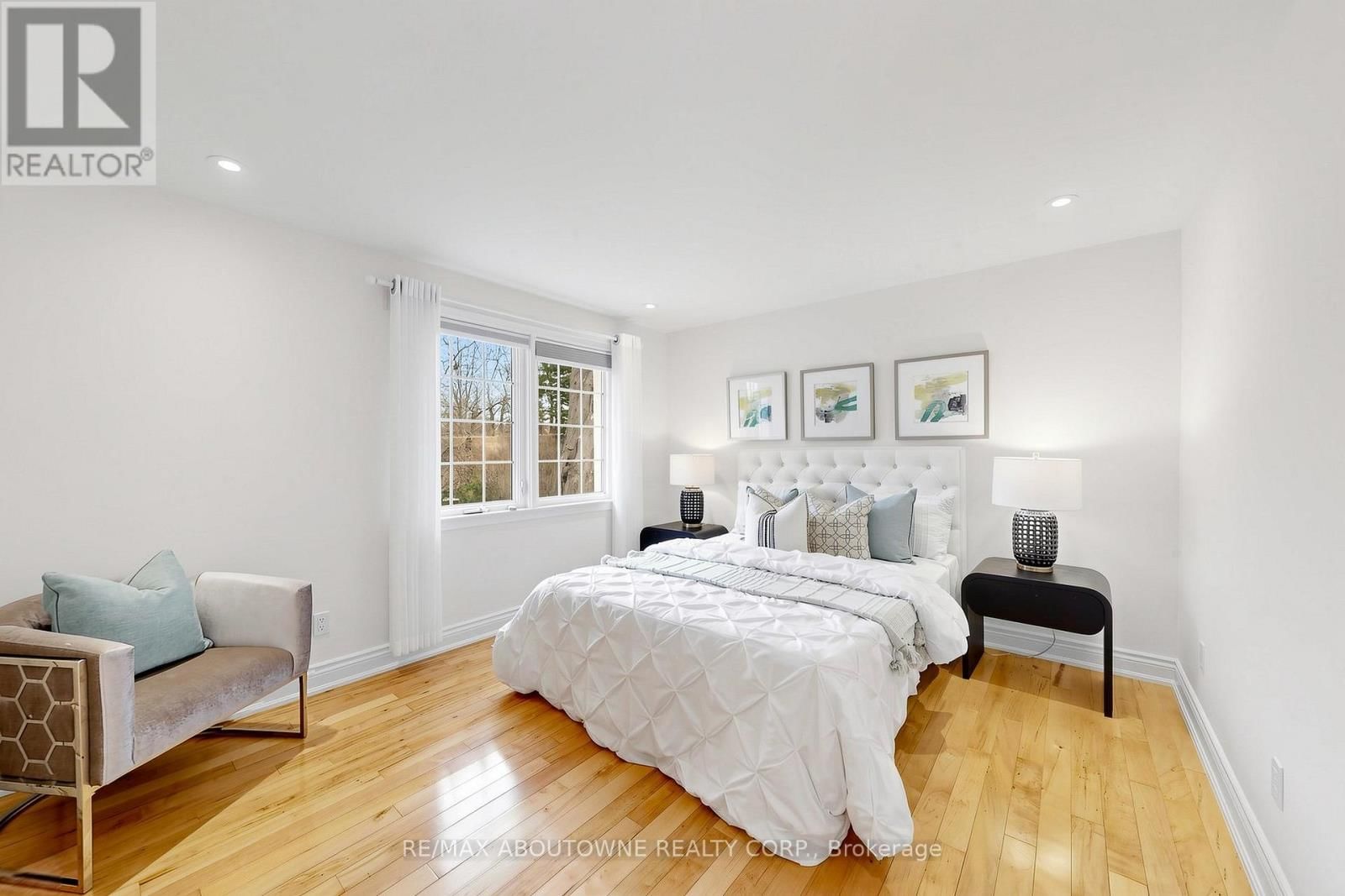 1316 CAMBRIDGE DRIVE Image 25