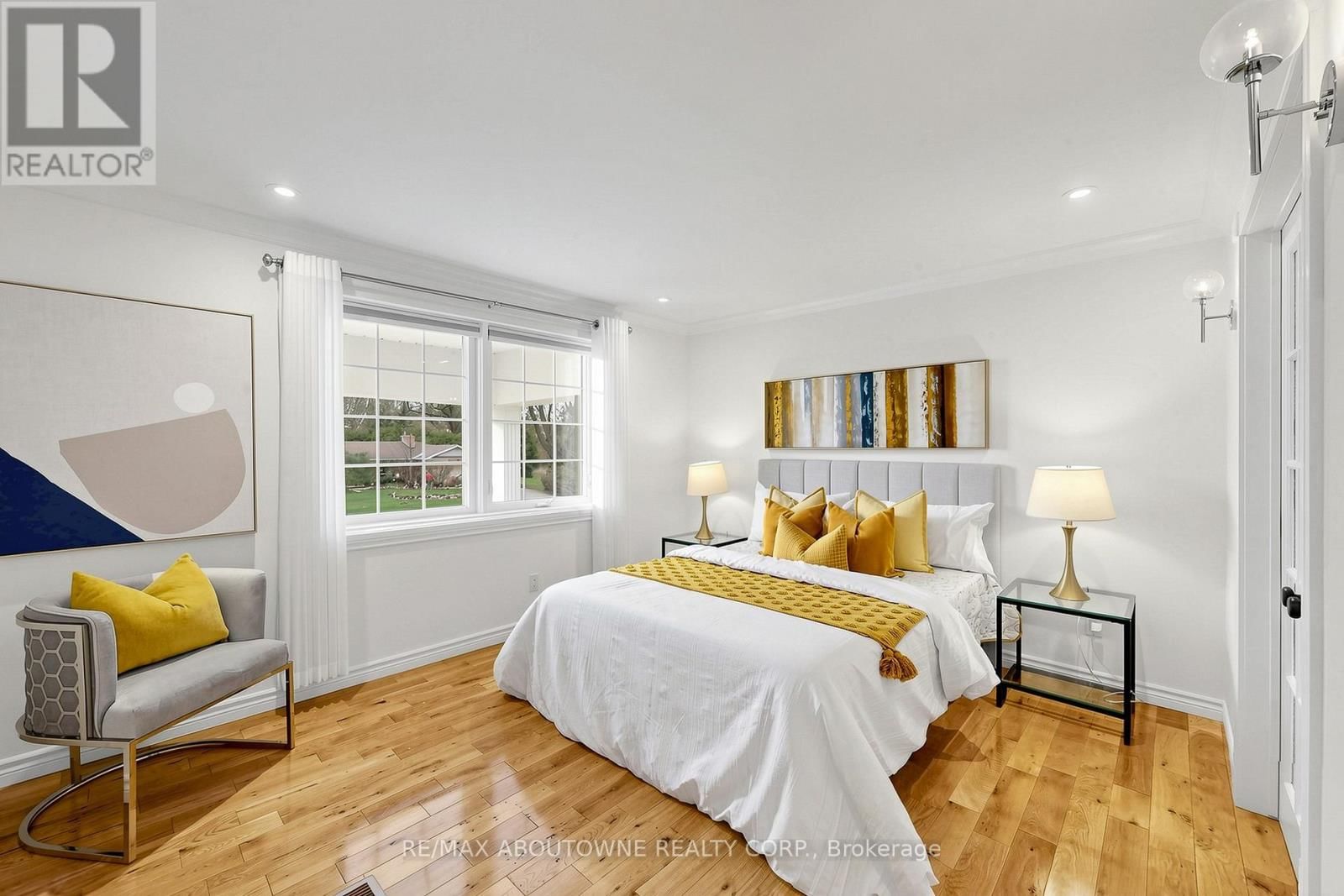 1316 CAMBRIDGE DRIVE Image 28