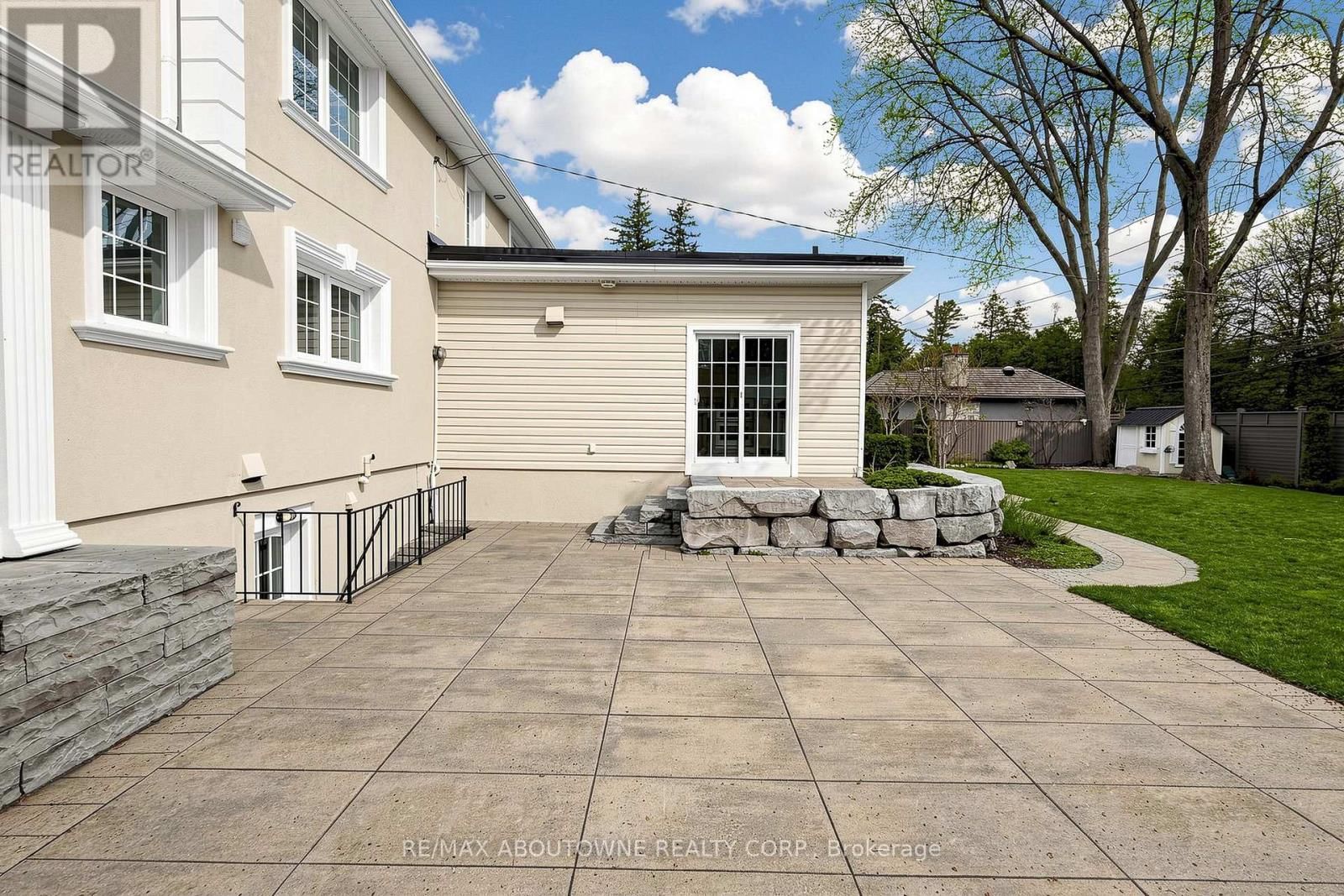 1316 CAMBRIDGE DRIVE Image 39