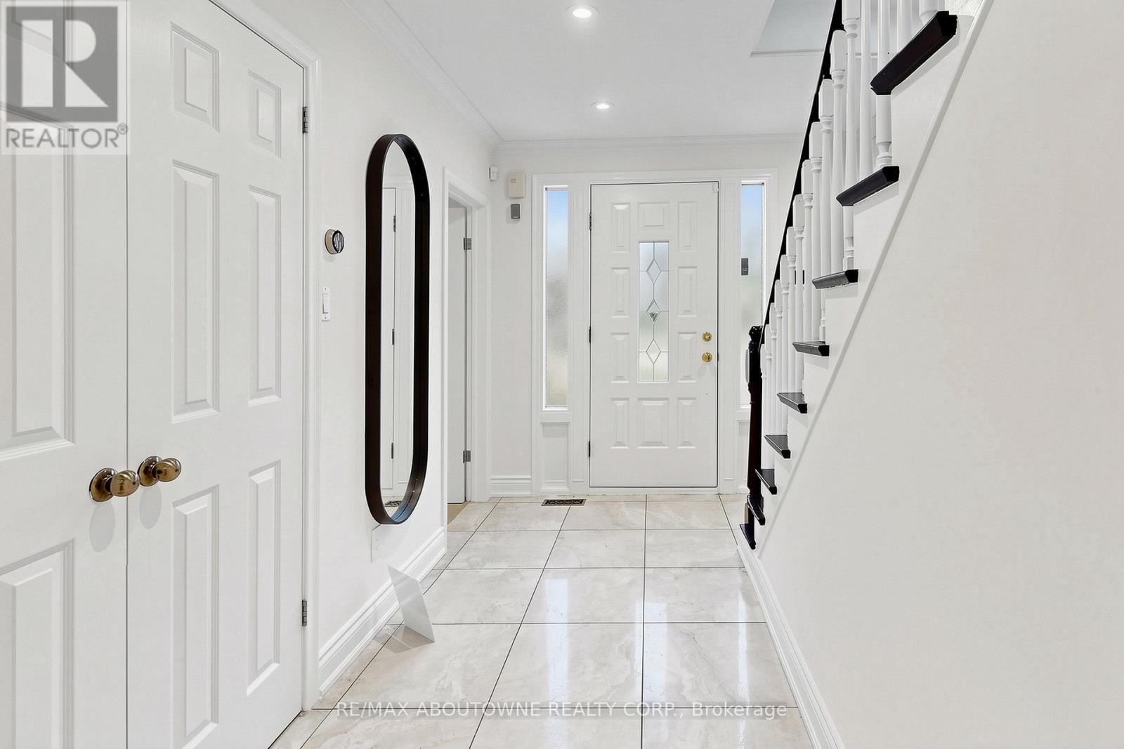 1316 CAMBRIDGE DRIVE Image 4