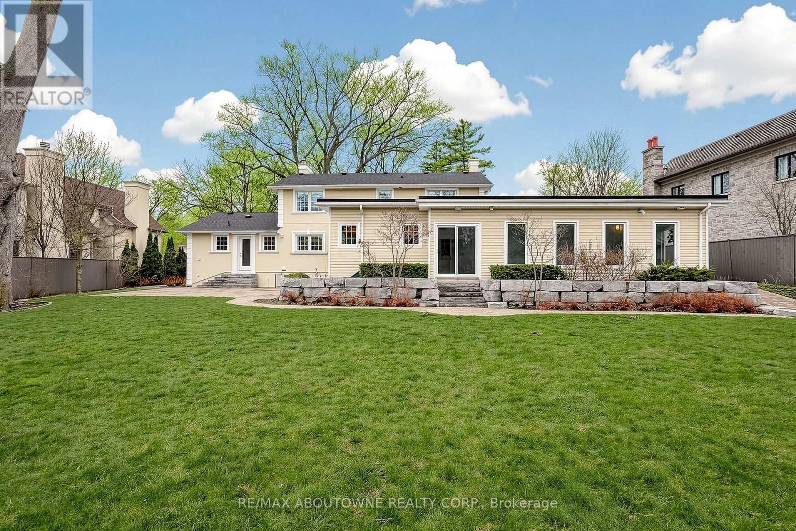 1316 CAMBRIDGE DRIVE Image 40