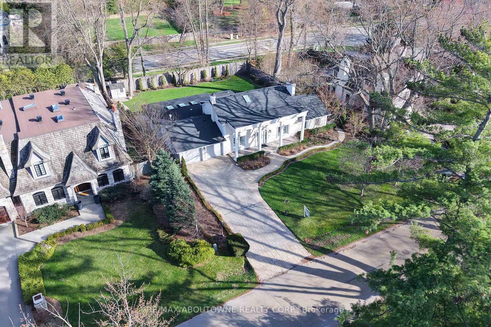 1316 CAMBRIDGE DRIVE Image 42