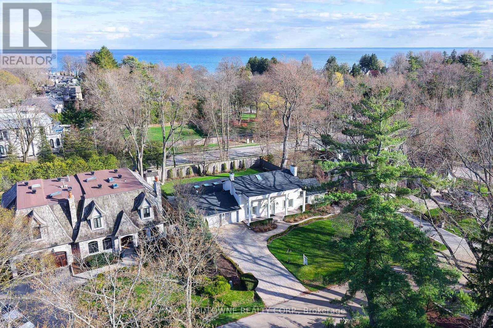 1316 CAMBRIDGE DRIVE Image 45