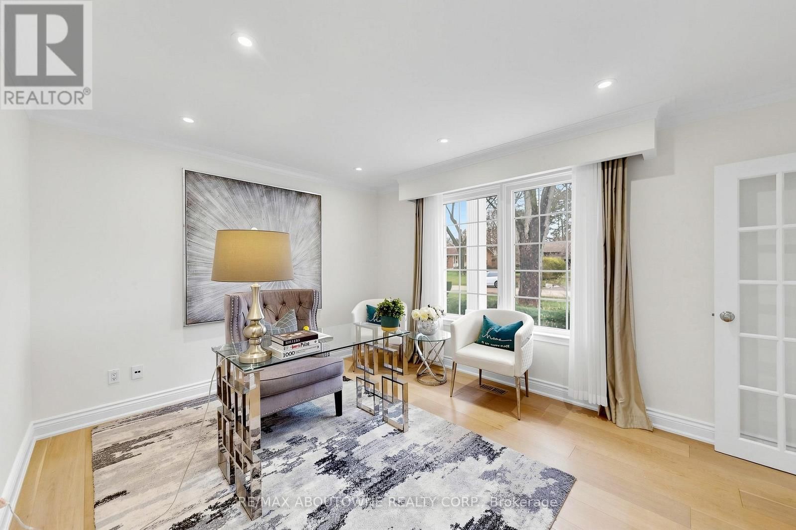 1316 CAMBRIDGE DRIVE Image 7