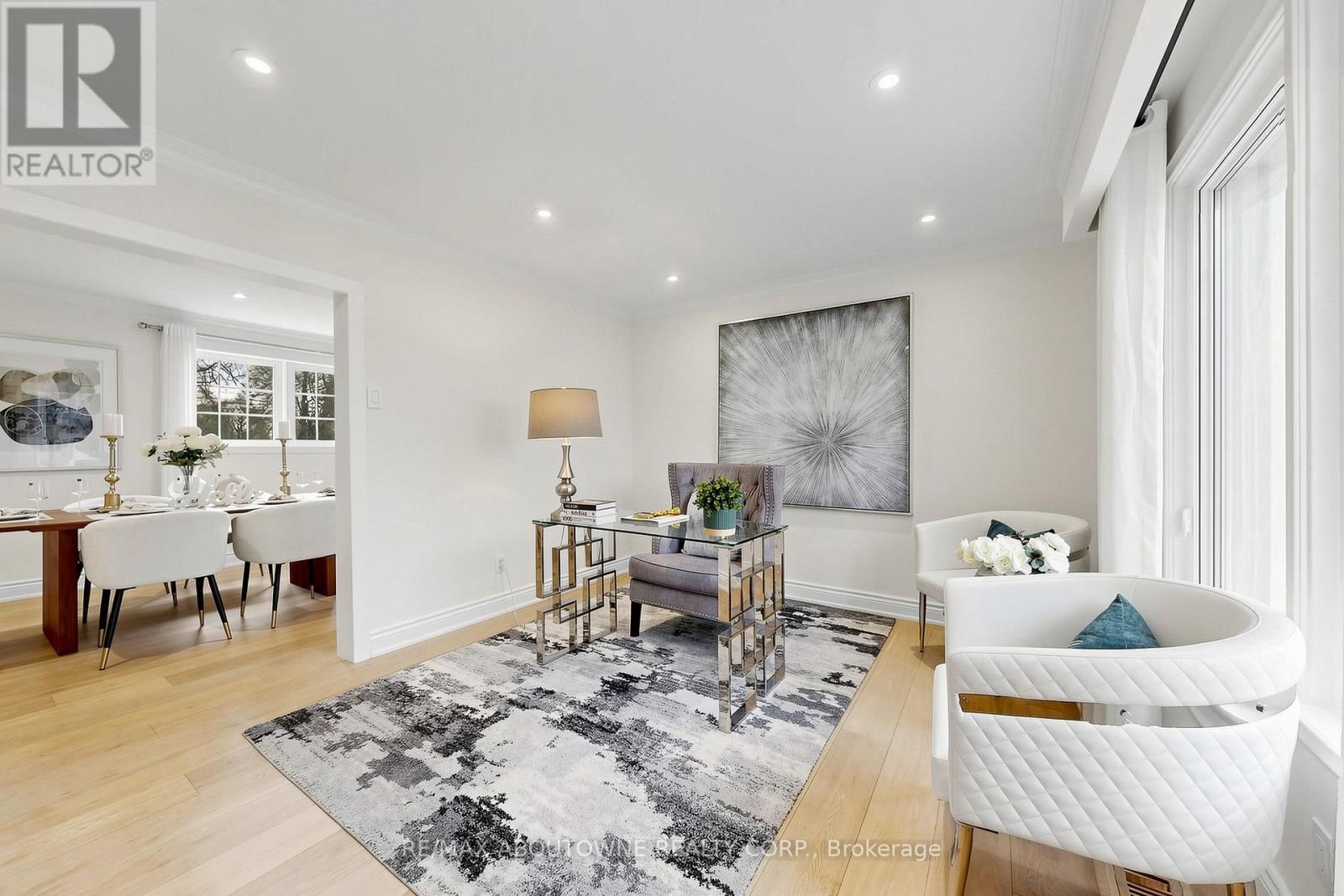 1316 CAMBRIDGE DRIVE Image 8